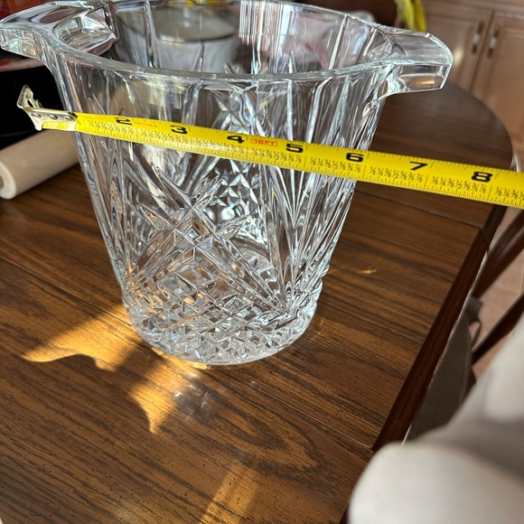 Crystal ice bucket with handle very pretty - Picture 3 of 6